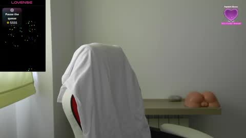 Snapshot of machohiberiko chatting on 05-20-26, 05:08 Jota online show from 05-20-26, 05:08