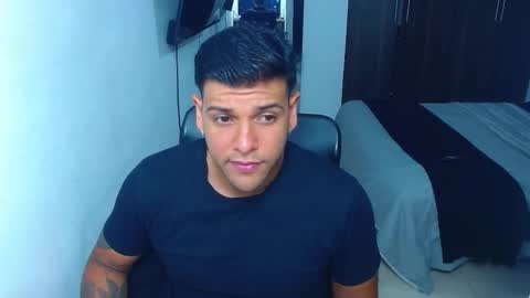 Snapshot of mack_demon chatting on 09-25-25, 04:05 Mack online show from 09-25-25, 04:05