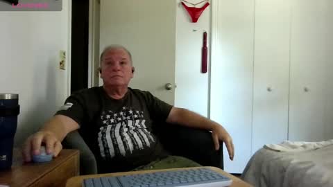 Snapshot of mackdocc001 chatting on 04-27-26, 05:55 mackdocc001 online show from 04-27-26, 05:55