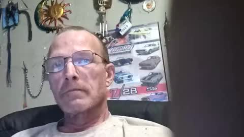 mackdog1369 online show from 05-11-26, 07:47