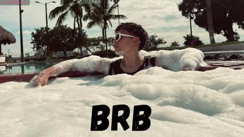 Snapshot of mackenziecameron chatting on 02-05-25, 09:50 MACKENZIE CAMERON online show from 02-05-25, 09:50