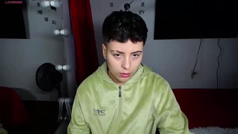 Snapshot of mackenziecameron chatting on 02-06-25, 12:54 MACKENZIE CAMERON online show from 02-06-25, 12:54