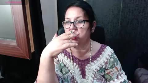 Snapshot of madam_sanjanne chatting on 07-01-26, 11:59 Madam Sanjanne online show from 07-01-26, 11:59
