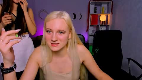 Snapshot of madam_ulis chatting on 03-25-26, 09:15 Ulis online show from 03-25-26, 09:15