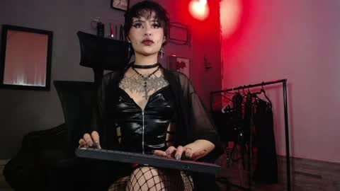 Snapshot of madame0sphereboss chatting on 07-21-26, 01:19 Valeria independient model online show from 07-21-26, 01:19