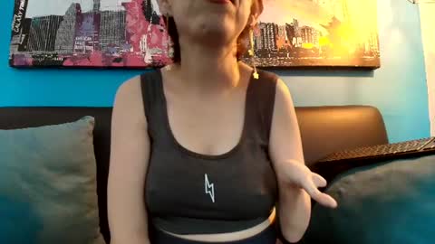 Snapshot of madame_mature1 chatting on 06-25-26, 03:38 Madame online show from 06-25-26, 03:38