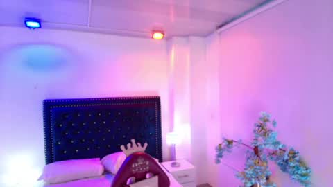 Snapshot of madame_scarllet chatting on 06-04-26, 11:38 Madame Scarllet online show from 06-04-26, 11:38