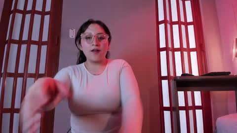Madie online show from 05-26-26, 01:07
