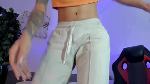 Snapshot of maddie_ray_ chatting on 05-25-26, 11:16 Maddie Ray online show from 05-25-26, 11:16