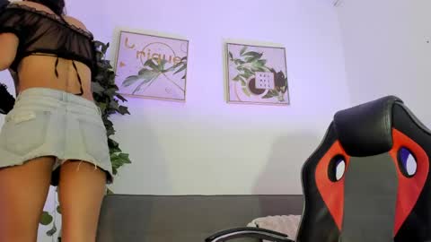 Snapshot of maddie_ray_ chatting on 05-27-26, 11:29 Maddie Ray online show from 05-27-26, 11:29