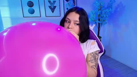 maddie_t18 online show from 05-12-26, 11:40