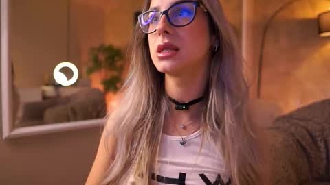 Snapshot of maddiebryggs chatting on 03-19-26, 10:08 Maddie online show from 03-19-26, 10:08