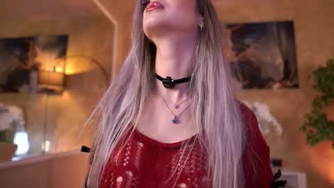 Snapshot of maddiebryggs chatting on 03-30-26, 09:10 Maddie online show from 03-30-26, 09:10