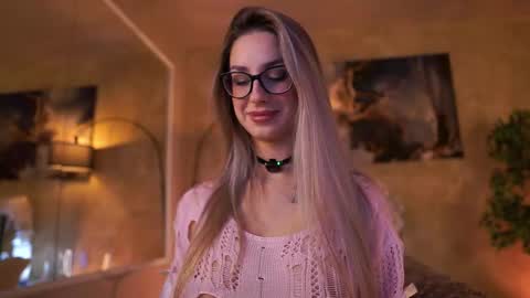 Snapshot of maddiebryggs chatting on 04-04-26, 06:38 Maddie online show from 04-04-26, 06:38