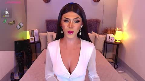 Snapshot of maddisonwil chatting on 03-11-25, 10:53 M A D D Y online show from 03-11-25, 10:53