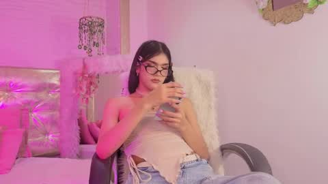Snapshot of maddycooper_ chatting on 04-18-26, 08:20 Maddy online show from 04-18-26, 08:20