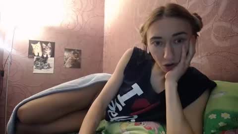 Snapshot of made_x_heaven chatting on 12-25-24, 03:38 Julia online show from 12-25-24, 03:38