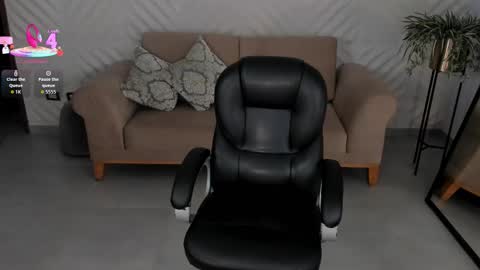 Snapshot of madelinefox_ chatting on 03-06-26, 07:05 Madeline online show from 03-06-26, 07:05