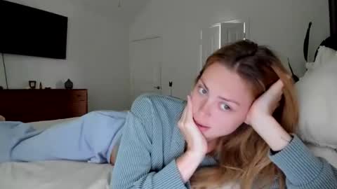 Snapshot of madirose69 chatting on 04-16-26, 03:57 mari rose online show from 04-16-26, 03:57