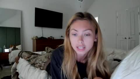 Snapshot of madirose69 chatting on 05-07-26, 09:31 mari rose online show from 05-07-26, 09:31