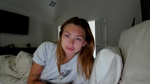 Snapshot of madirose69 chatting on 06-08-26, 03:34 mari rose online show from 06-08-26, 03:34