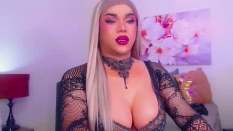 Snapshot of madisonwill_ chatting on 10-26-25, 12:33 MADISONWILL online show from 10-26-25, 12:33