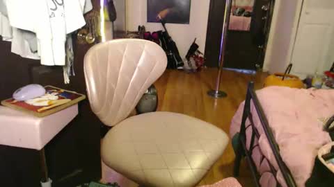 Snapshot of maditron chatting on 02-20-26, 11:27 Maditron online show from 02-20-26, 11:27