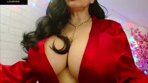 Snapshot of madlyn_dee chatting on 03-25-26, 07:09 Leena online show from 03-25-26, 07:09