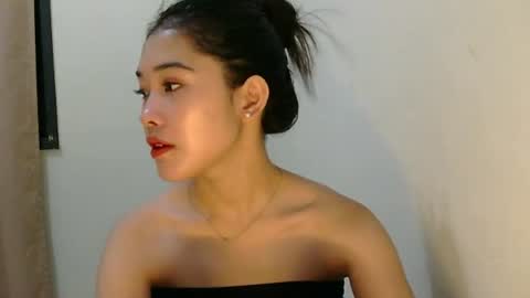 Snapshot of mae_luna chatting on 06-18-26, 11:53 mae_luna online show from 06-18-26, 11:53