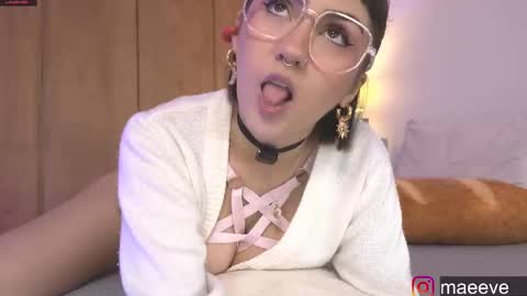 Maeve  schedule 11 am- 530 pm colombia time  online show from 03-08-25, 03:35