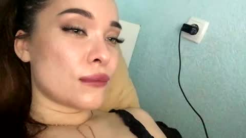 Snapshot of magggg658318 chatting on 06-17-26, 03:35 magggg658318 online show from 06-17-26, 03:35