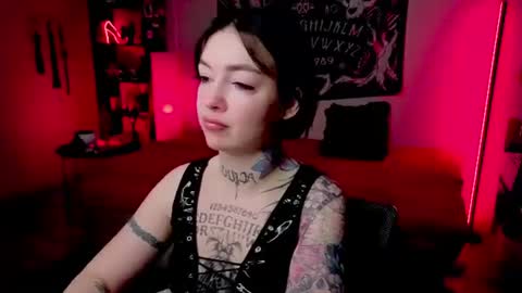 Snapshot of magic_alie chatting on 06-16-26, 08:33 Magic Allie online show from 06-16-26, 08:33