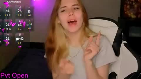 Bella online show from 06-24-26, 12:37