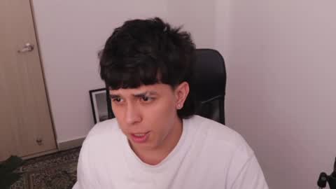 Snapshot of magic_tony chatting on 03-22-26, 08:23 Tony Hoffa online show from 03-22-26, 08:23