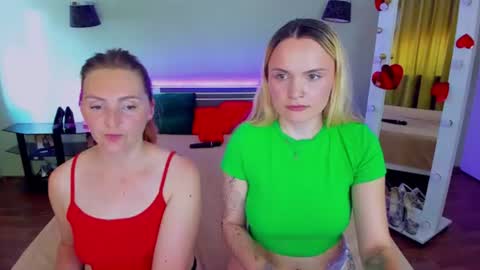 Lili and Bella online show from 06-27-26, 12:22