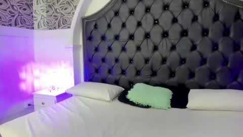 mahia_soto online show from 07-04-26, 03:35