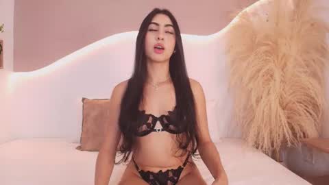 MAIA  LIA  online show from 07-08-26, 10:03