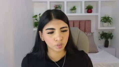 Maiaa Ruiz  online show from 06-19-26, 12:31