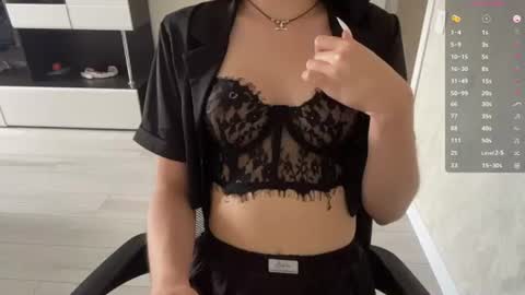 Snapshot of maiabarthe chatting on 07-28-26, 12:48 M I A online show from 07-28-26, 12:48