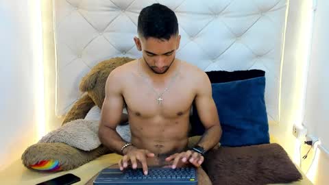 maicolparker0 online show from 03-31-26, 02:06