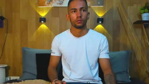 maicolparker0 online show from 04-19-26, 03:22