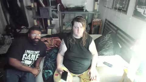 Alyx online show from 10-20-25, 05:41