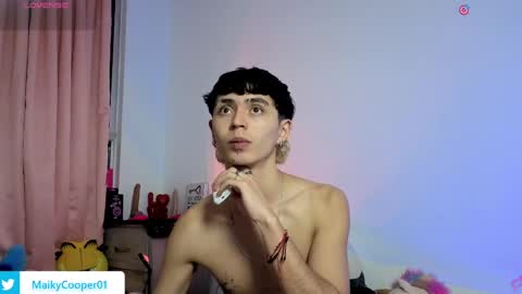 maiky_cooper01 online show from 04-01-26, 09:54