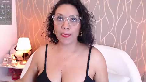 Maria  conexion 1030 pm to 5 am colombia online show from 07-10-26, 04:28
