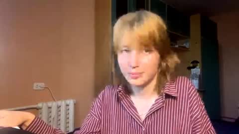 Snapshot of maisawin chatting on 06-19-26, 03:49 Evie online show from 06-19-26, 03:49