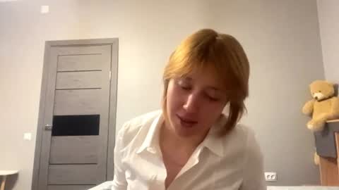 Snapshot of maisawin chatting on 06-25-26, 02:33 Evie online show from 06-25-26, 02:33