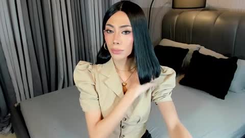 Snapshot of majesticfrancine chatting on 01-20-25, 09:03 Lovely online show from 01-20-25, 09:03