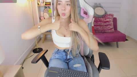 Snapshot of majo_gomez chatting on 12-11-24, 09:34 Majo online show from 12-11-24, 09:34