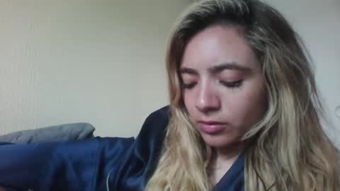 majo_gomezz online show from 12-19-25, 04:58