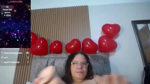 Snapshot of majo_leal_ chatting on 02-18-25, 02:59 majo online show from 02-18-25, 02:59